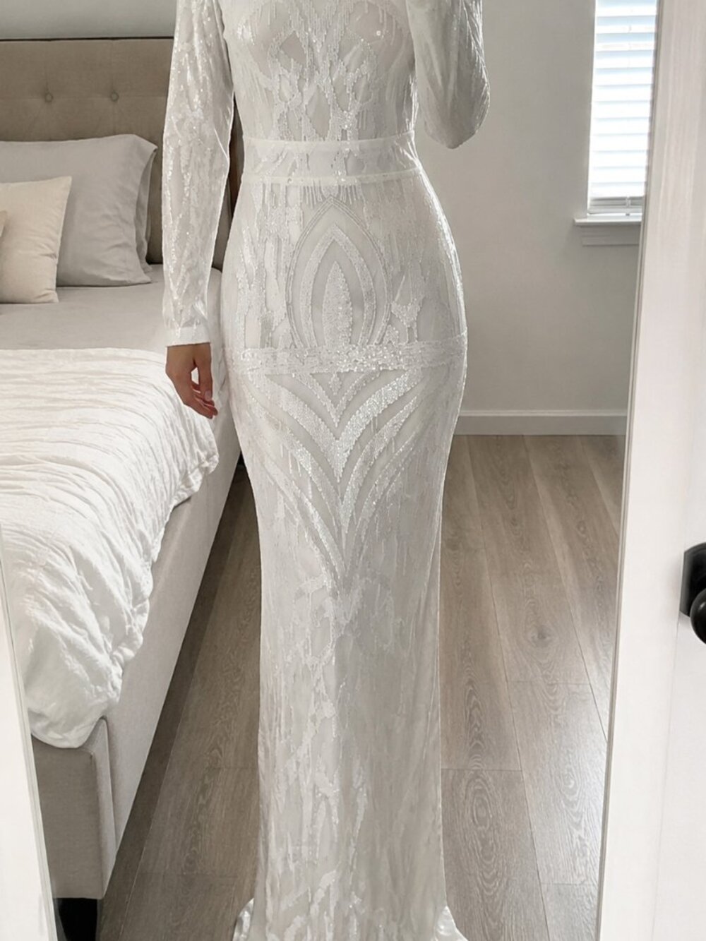 Elegant White Long-Sleeve Sequin Evening Dress Size M
